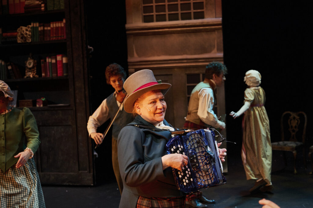 Kuvassa harmonikan soittoa